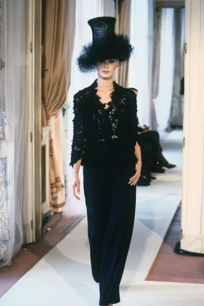 Look 27